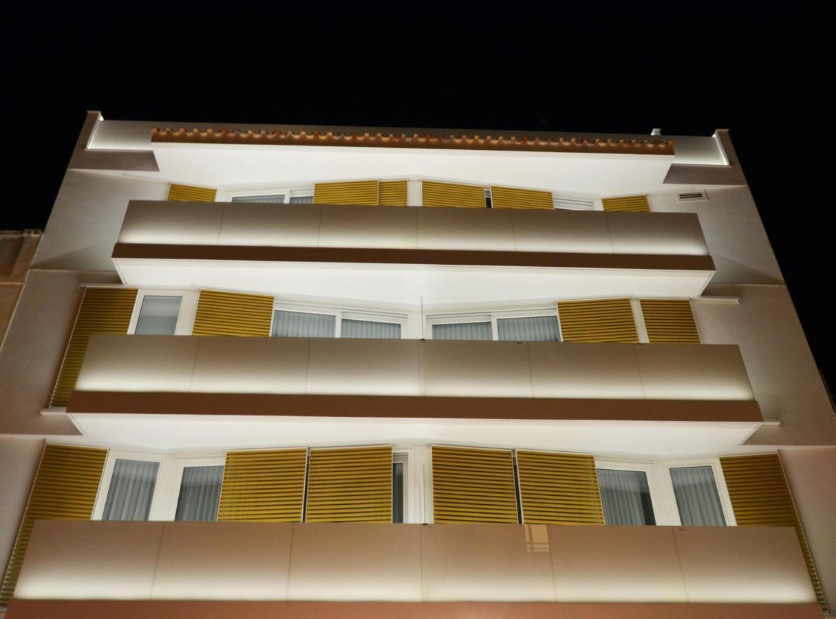 Suites Port กัมบริลส์ ภายนอก รูปภาพ